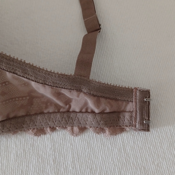 Chantelle Full Coverage Bra, 36DDD - Picture 13 of 15